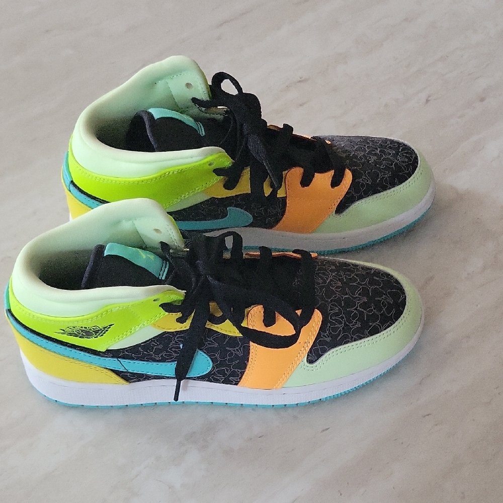 Vibrant Nike Air max Multi-Color Kids Sneakers